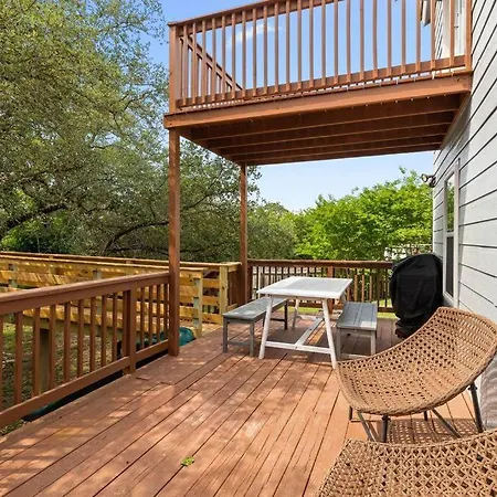 Zen Austin Home With A Cozy Tree House